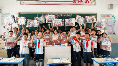 回馈家乡共筑未来， 捐物献力同育英才【非耀】